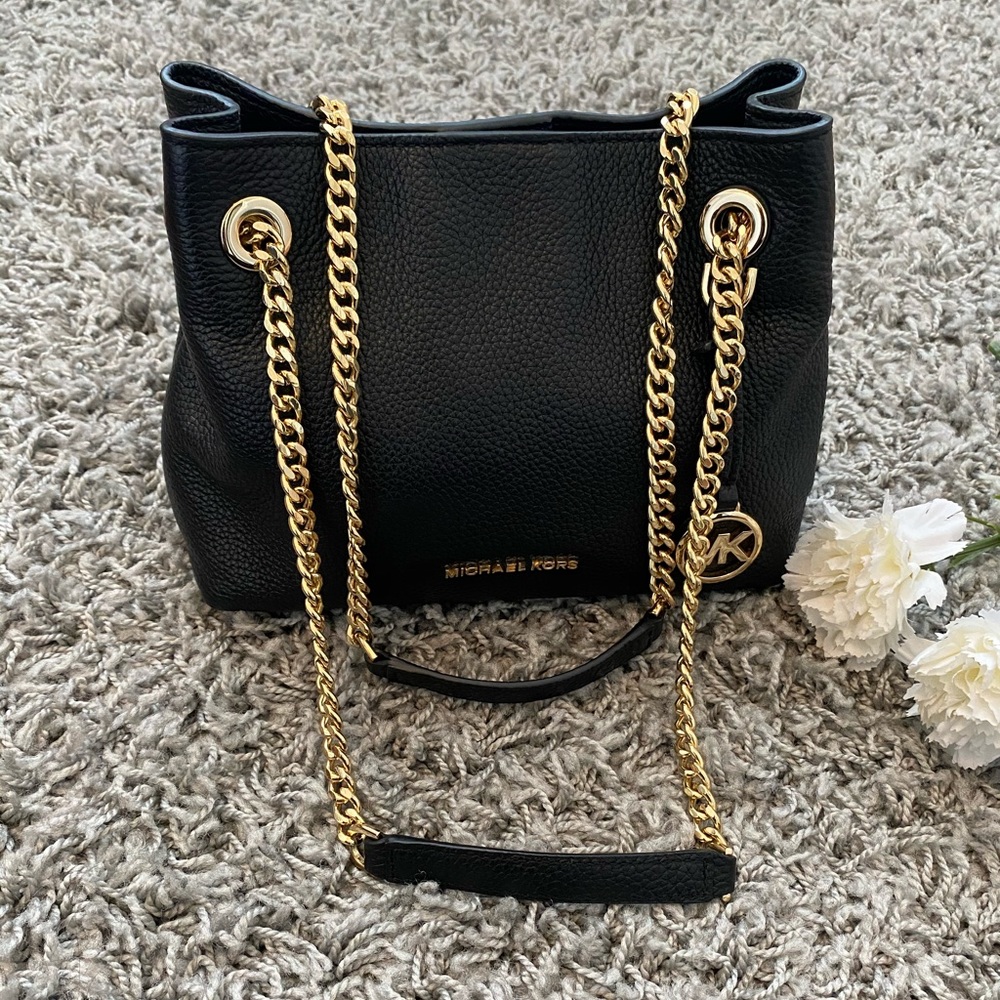✨ Michael Kors chain bag ✨